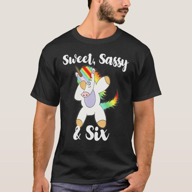 Camiseta Doce Sassy E Seis Festas de aniversário Unicórn (Frente)