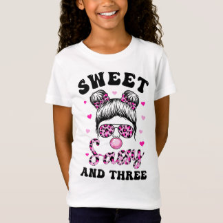 Camiseta Doce Sassy E Três Óculos Solares Bronzeados E Mens