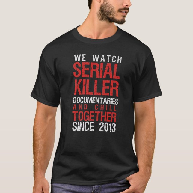 Camiseta Documentários do Assassino Serial Casal 2013 (Frente)