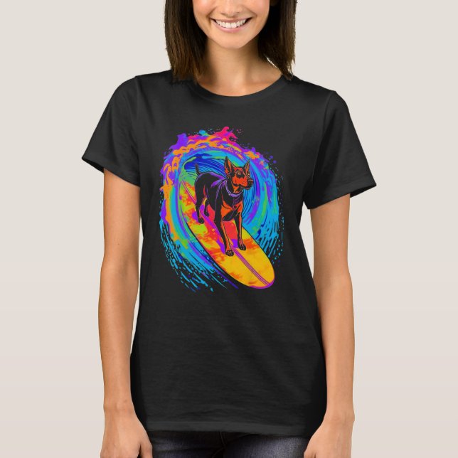 Camiseta Dog Doberman Pinscher Surfing (Frente)