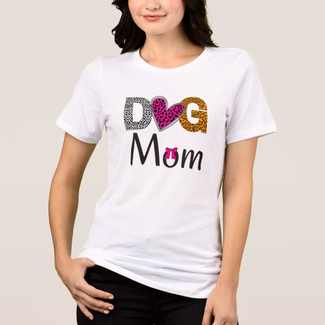 Camiseta Dog Mom Leopard  Print/Trending Dog Lover (Frente)