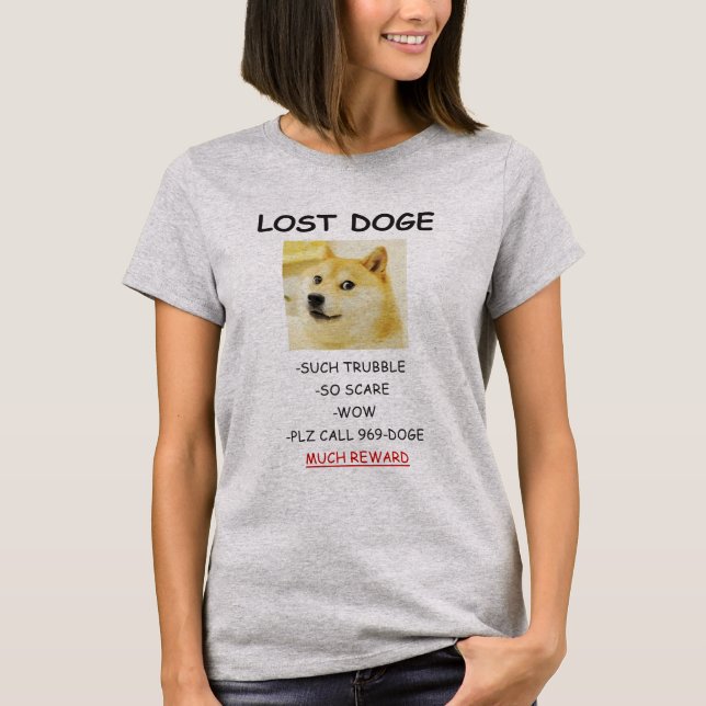 Camiseta Doge meme do cachorro perdido MUITO RECOMPENSA! (Frente)