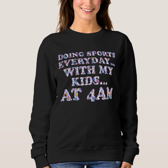Camiseta Doing Sports with Kids  Mom of Boys Humor Mom and  (Frente)