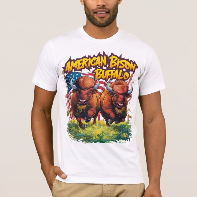 Camiseta Dois Bison Em Pé Antes Da Bandeira Americana (Frente)