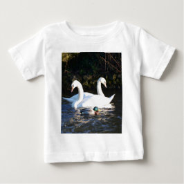 Camiseta Dois Cisnes E Um Pato