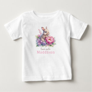 Camiseta Dois Coelhinhos Bebês Fofos com Aniversário de Peô