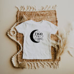 Camiseta Dois O segundo aniversário Da Lua<br><div class="desc">Um design de camiseta 'dois da lua',  perfeito para o seu segundo aniversário temático da lua!</div>
