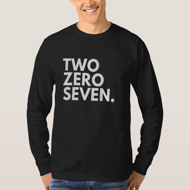 Camiseta DOIS ZERO SETE Código de Área 207 Portland ME Main (Frente)