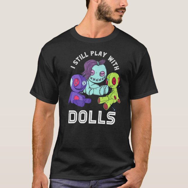 Camiseta Doll Voodoo Eu Ainda Brinco Com Bonecas Pastel Bon (Frente)