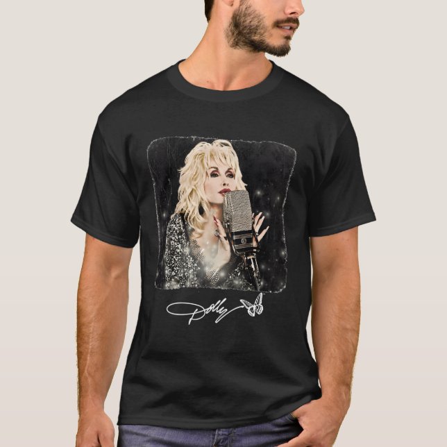 Camiseta Dolly Pon No Microfone (Frente)