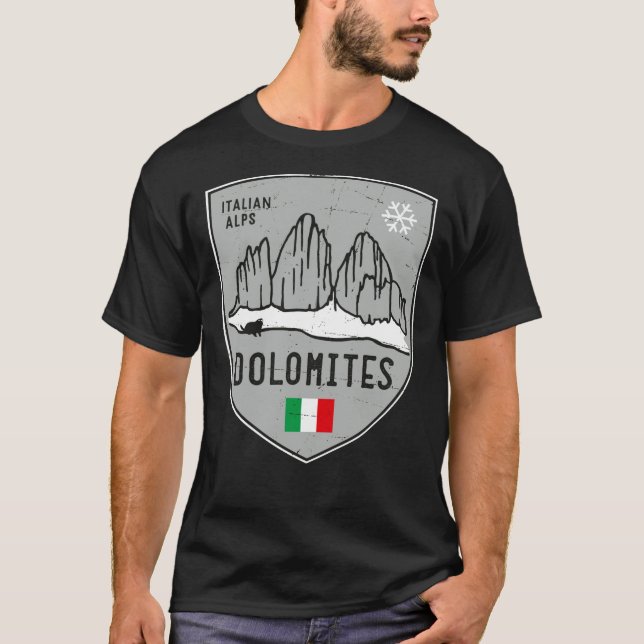 Camiseta Dolomites Mountain Itália Emblem (Frente)