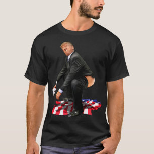 Camiseta Donald Trump Colocando Na Bandeira Americana