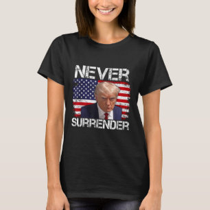 Camiseta Donald Trump Mug Tiro Nunca Rende 2024