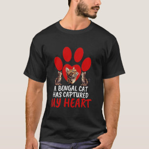 Camiseta Dono de gato UM GATO BENGALA CAPTURU MEU CORAÇÃO E