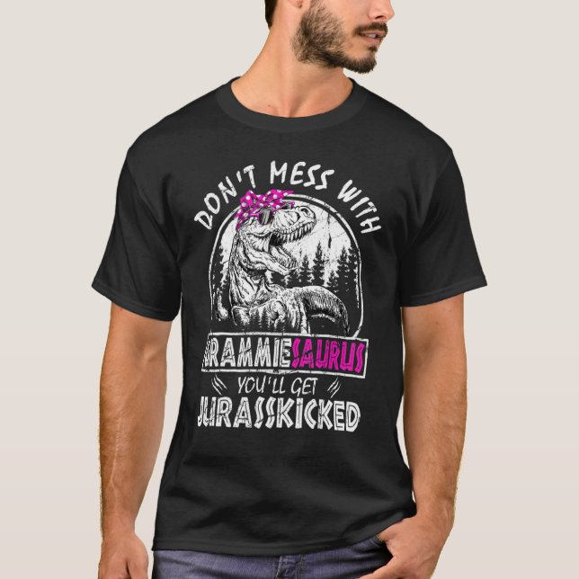 Camiseta Don't Mess With Grammiesaurus You'll Get Jurasskic (Frente)