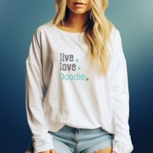 Doodle Mamãe Vive Amor Leve T Shirt