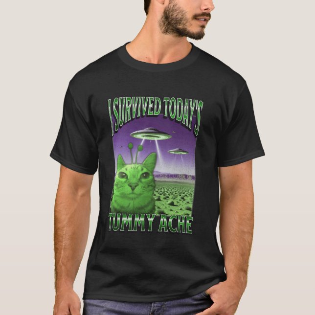 Camiseta Dor de Barriga de Hoje Funny Alien Cat Meme Bootle (Frente)