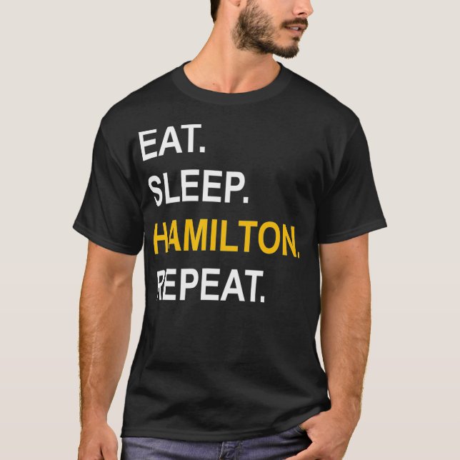 Camiseta Dorme HamiltonRepita O Presente Engraçado Para Mús (Frente)
