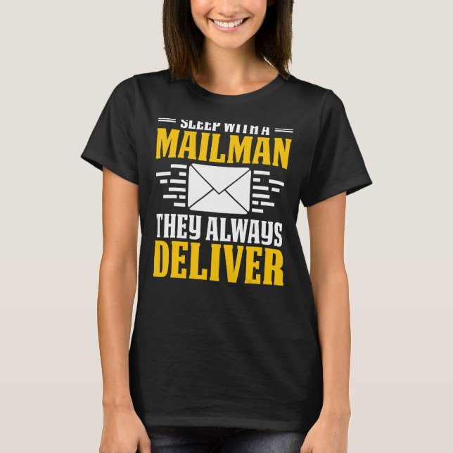 Camiseta Dormir Com Uma Transportadora Postal De Correio (Frente)