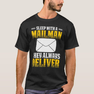 Camiseta Dormir Com Uma Transportadora Postal De Correio