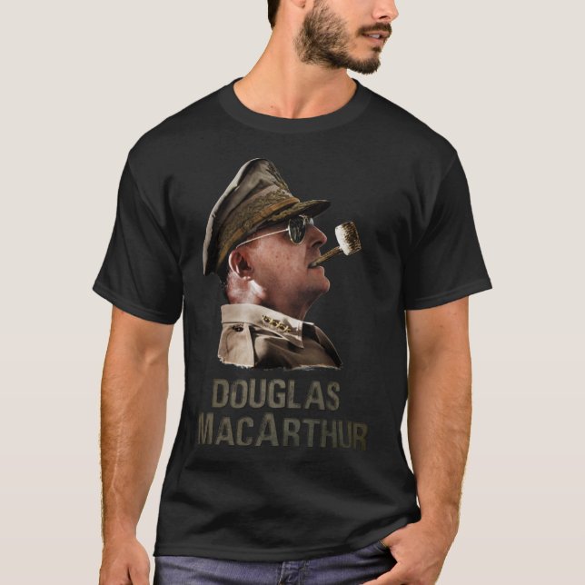 Camiseta Douglas Macarthur, 1944, Colorized Art Gift Hallow (Frente)