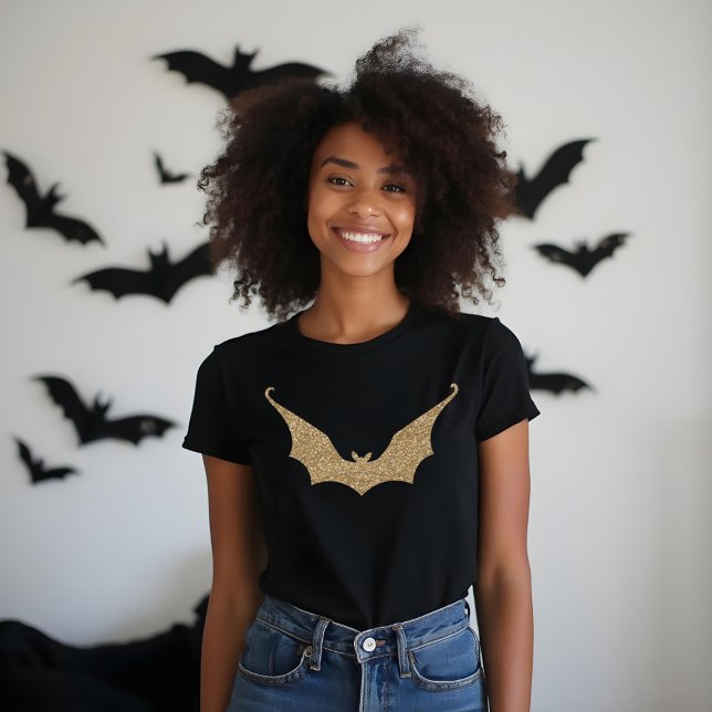 Camiseta Dourado Dia das Bruxas de Bat Estilizado com Glitt (Gold Glitter Stylized Bat Halloween Tri-Blend Shirt)