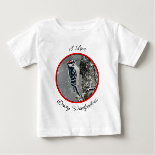 Camiseta Downy Woodpecker em Neve - Foto Original