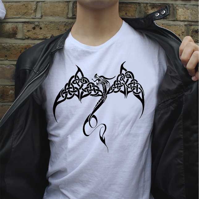Camiseta Dragão Tribal Celta com Entrelaçamento Preto Branc (Criador carregado)