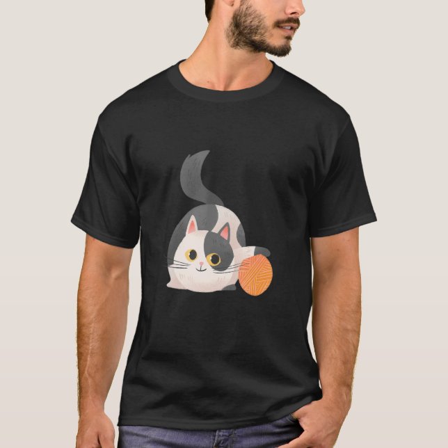 Camiseta Drawn Cute Cat Playing (Frente)