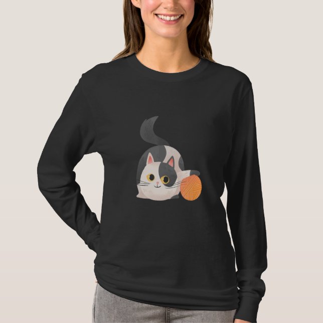 Camiseta Drawn Cute Cat Playing (Frente)