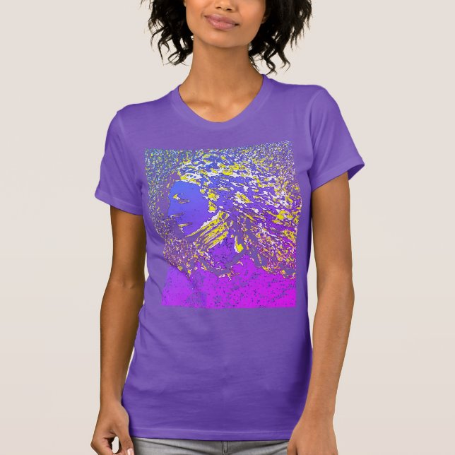 Camiseta "Dreamer Girl" em magenta Design azul-roxa-Dourada (Frente)