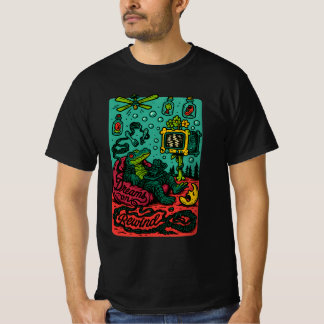 Camiseta Dreams on Rewind – Surreal Retro Alligator TV Art