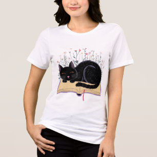 Camiseta "Dreamy Cat em um Livro"