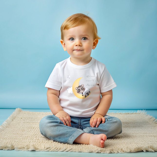Camiseta Dreamy sobre o Chá de fraldas Moon Raccoon (Boy Baby Shower Baby T-Shirt)
