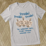 Camiseta Dreidel Rustic Oak Champion Hanukkah Funny<br><div class="desc">Um Dreidel Dreidel Dreidel T-Shirts engraçado com texto personalizado é um excelente para si mesmo ou um presente para todos na família numa das oito noites de Chanukah. Três falsos sonhos de madeira de carvalho giram no centro da camiseta e estão rodeados de texto em um estilo bonito, escrito à...</div>