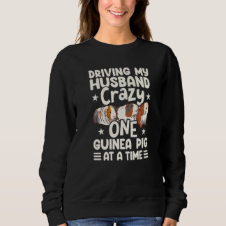 Camiseta Driving My Husband Crazy One Guinea Pig At A Time 