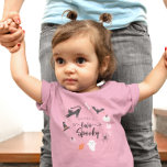 Camiseta Duas Festas de aniversário Spooky Girl<br><div class="desc">Camisa bonita para a festa de aniversário do tema do dia das bruxas do seu filho! Ilustração de criaturas de halloween. O texto diz "XX é um Dois Spooky."</div>