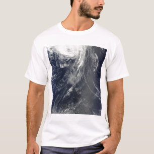 Camiseta Duas tempestades poderosas medem o Oceano