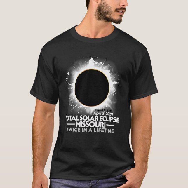 Camiseta Duas vezes em uma vida Total de Eclipse Solar Miss (Frente)
