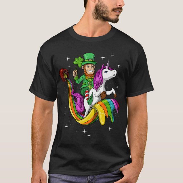 Camiseta Duende Montando Unicórnio St Patricks (Frente)