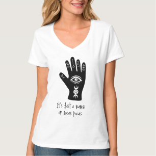 Camiseta É Apenas Um Monte De Bruxaria De Mão De Bruxa Negr