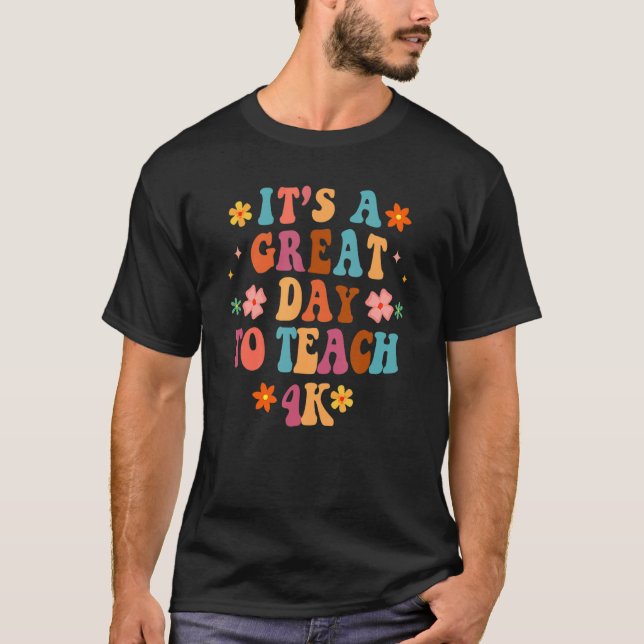 Camiseta É Excelente dia para ensinar professor de 4 mil a  (Frente)