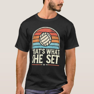 Camiseta É Isso Que Ela Engraçou O Amor De Voleibol Jogando