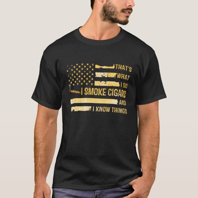 Camiseta É isso que eu faço eu fumo cigarros e sei coisas (Frente)