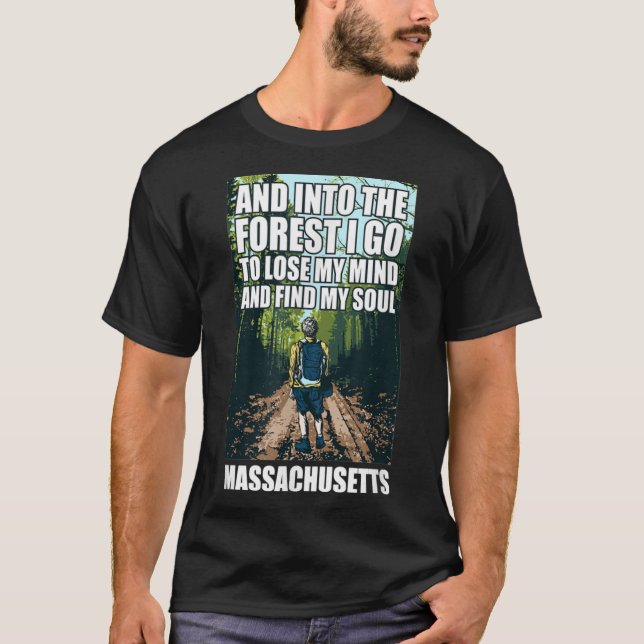 Camiseta E Na Floresta Eu Vou Massachusetts Souvenir Fo (Frente)