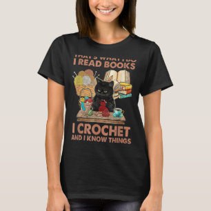 Camiseta É o que eu faço para ler livros Crochet e eu sei C