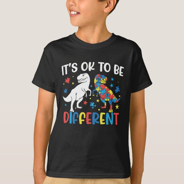 Camiseta É Ok Ser Diferente Citações de Conscientização sob (Frente)