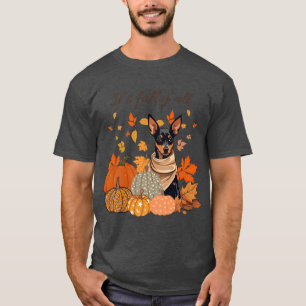 Camiseta É Outono Galera Pinscher Miniatura com Abóboras e