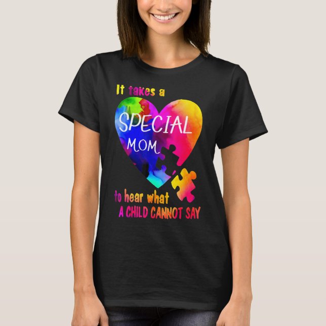 Camiseta É Preciso Que A Mãe Ouça O Que A Criança Não Pode  (Frente)