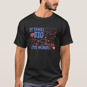 Camiseta É Preciso Um Grande Coração Para Formar Minhas Col